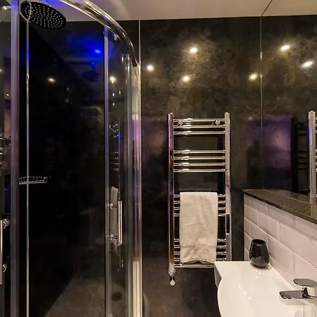 The Mayfield Seamer 3* Скарборо