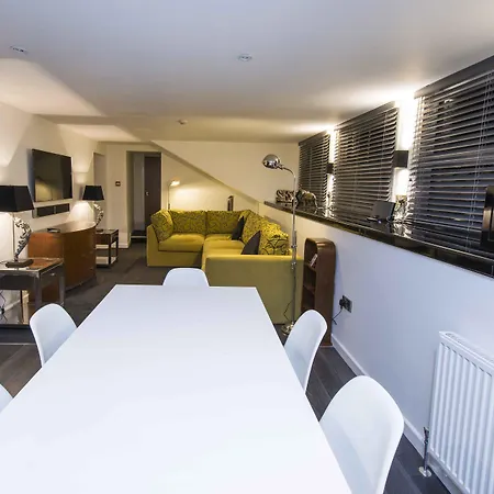 The Mayfield Seamer 3* Scarborough