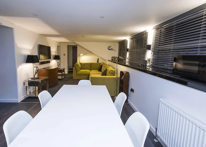 The Mayfield Seamer 3* Scarborough