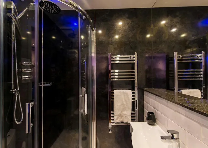 The Mayfield Seamer 3* Scarborough