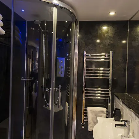 The Mayfield Seamer 3* Scarborough